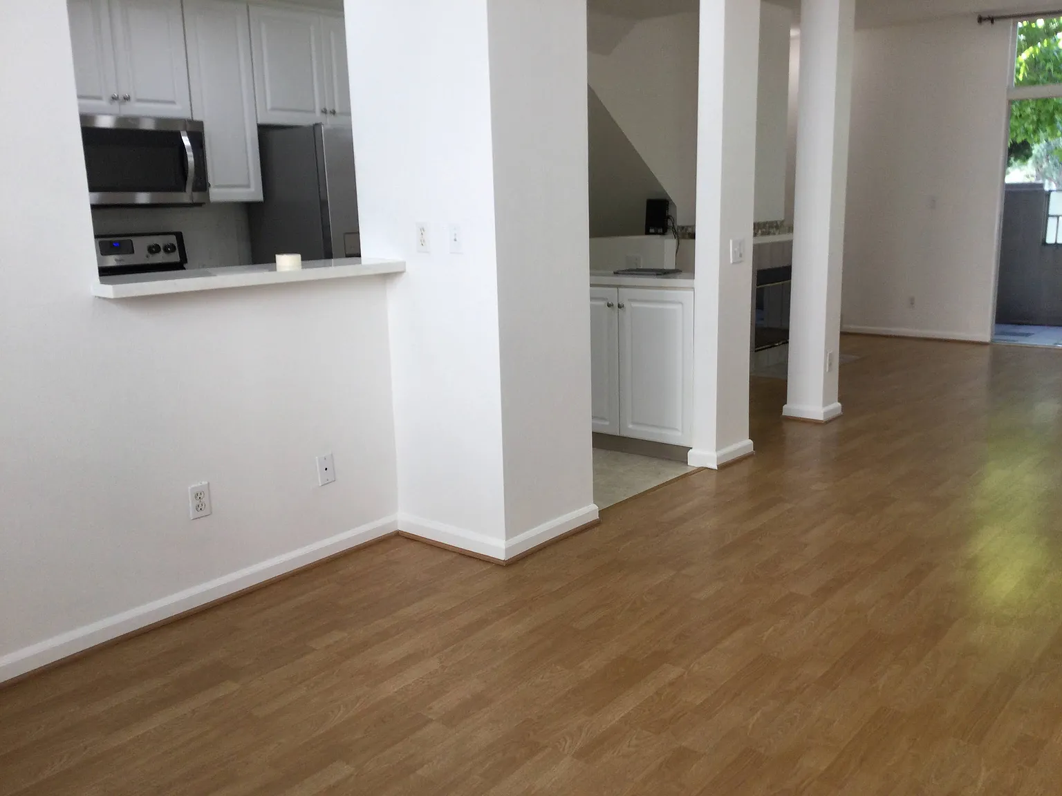 2 bed, 2.5 bath, 1150 sqft, $4,500 — Photo 3