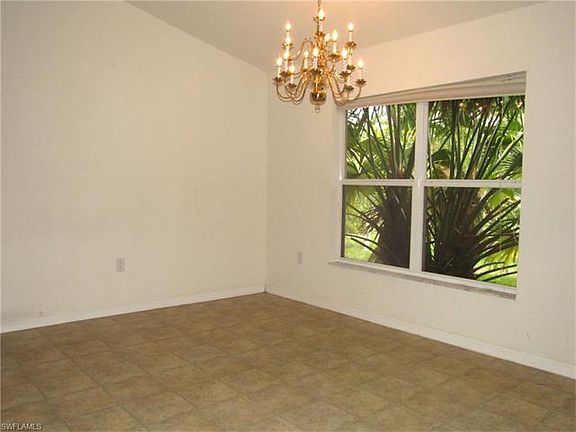 5th image of 805 NE 44th St