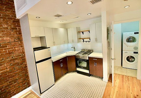 2nd image of 222 E 18th St APT 2F