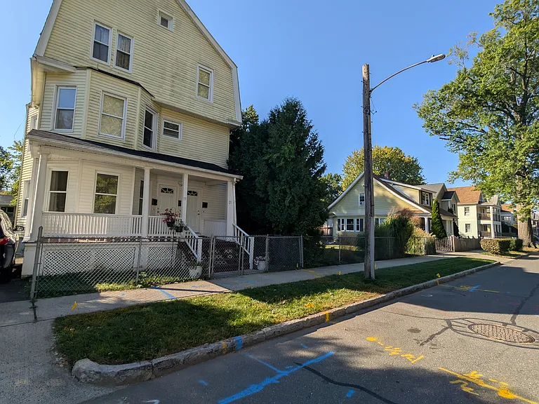 19-21 Clayton St #1 — Photo 1