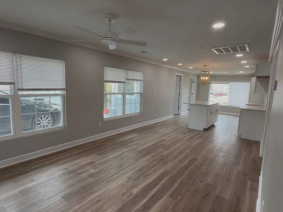 3rd image of 118 Blake St