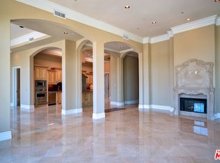 10830 W Massachusetts Ave #PENTHOUSE, Los Angeles, CA 90024