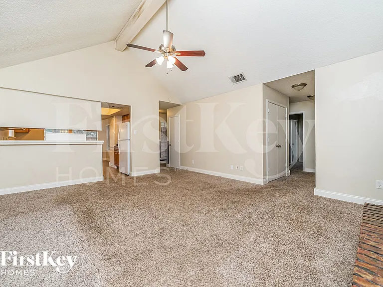 5624 Lordsburg Trl — Photo 4