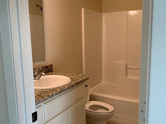 4th image of 3006 Rex Cruse Dr