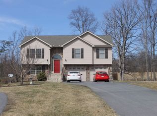 397 Leviticus Dr, Bunker Hill, WV 25413