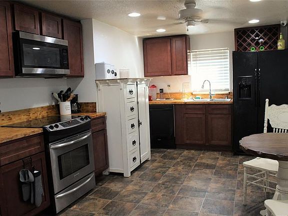 5th image of 2445 E Magnolia St