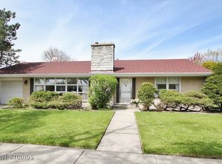 5200 Greenleaf St, Skokie, IL 60077