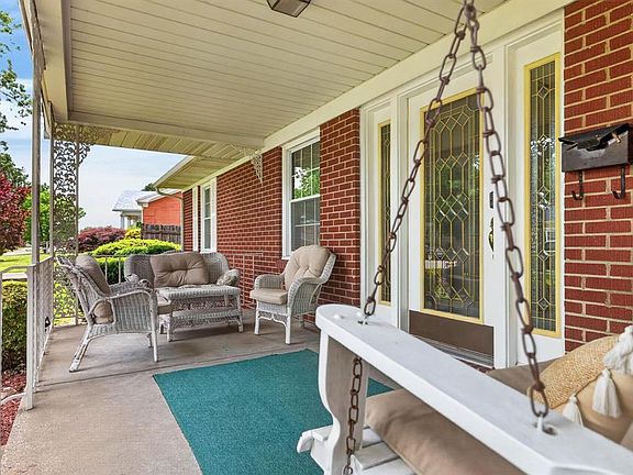 3rd image of 3108 Lewis Ln