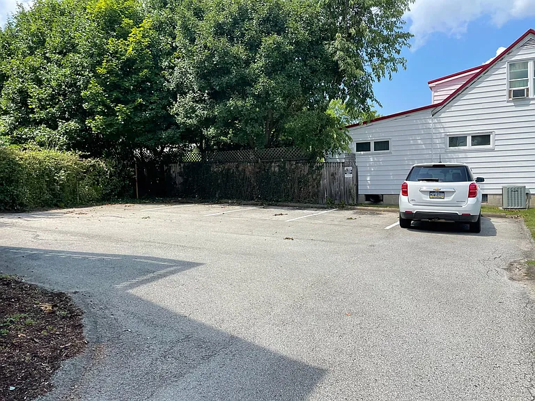 457 School St #2 — Photo 9