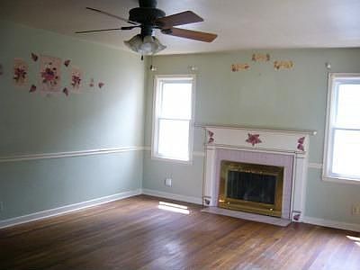 3rd image of 272 Merchant Ave