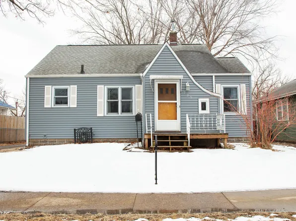 725 Riehl St, Waterloo, IA 50703
