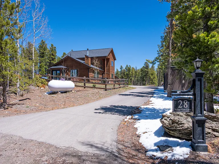 28 Valley View Ln — Photo 4