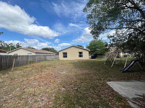 3rd image of 712 Alabama Ave