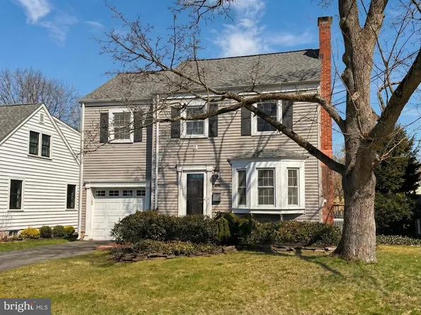 109 Acres Dr, Hamilton, NJ 08690