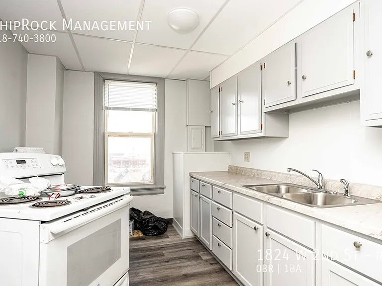 1824 W 2nd St #G — Photo 9