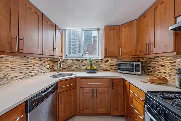 Rented by Residently USA, LLC | media 17