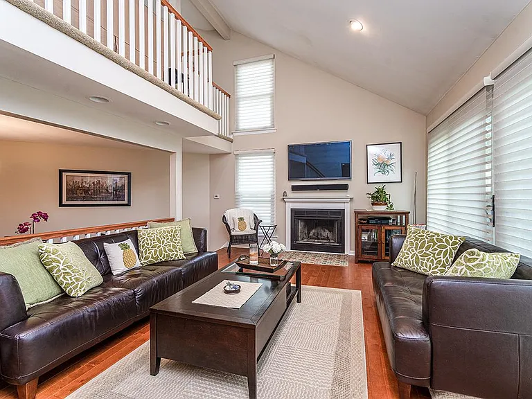 245 Crabtree Ct — Photo 5