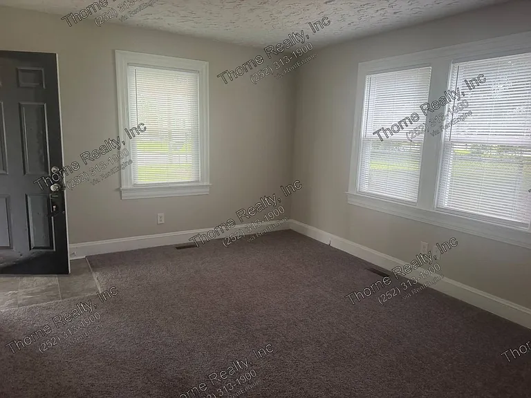 346 Paul St — Photo 9