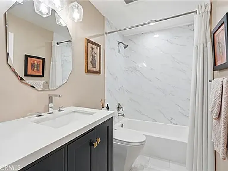 3860 Amberly Dr #F — Photo 19