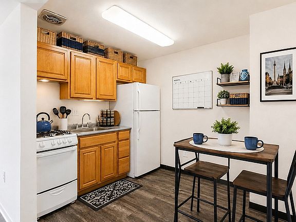 3rd image of 611 Park Ave #577966