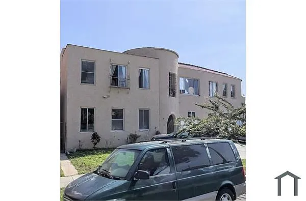 Building Photo - 1072 Leonard Ave