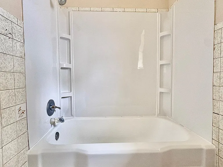 2530 Pleasant St #3 — Photo 9