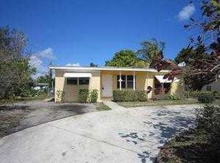 191 Mentone Rd, Lake Worth, FL 33462