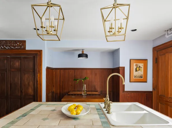 309 Vanderbilt Avenue image 23 of 27