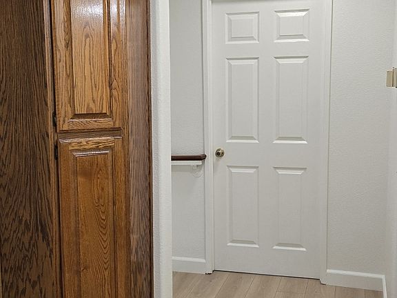 5th image of 11919 Sproul St