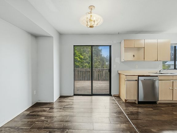 5th image of 7258 140a St