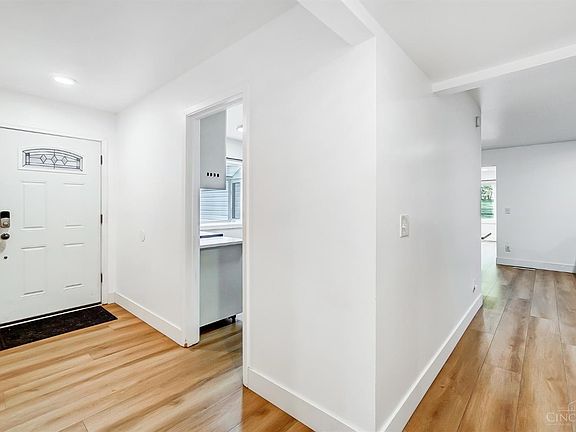 4th image of 1687 Clayburn Cir