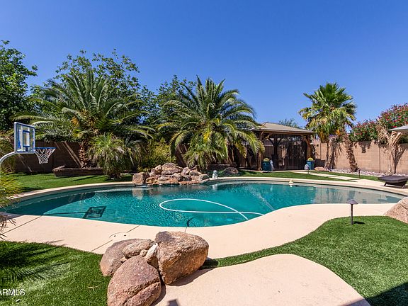 3rd image of 41906 W GRANADA Drive