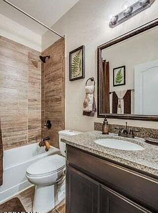 4th image of 15137 Ambition Ave