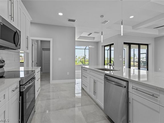 4th image of 209 NE 5th Terrace Cpe