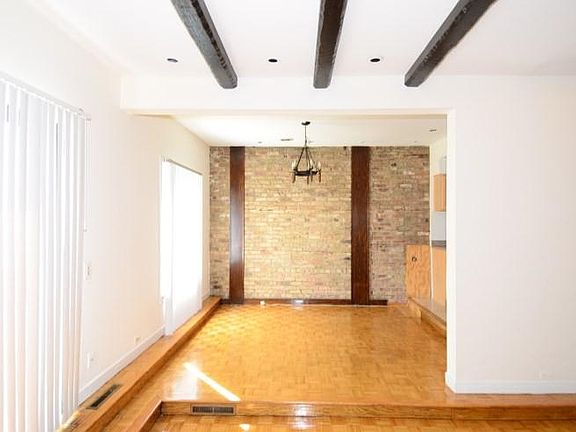 5th image of 2725 N Clark St #Z40bhgs9t