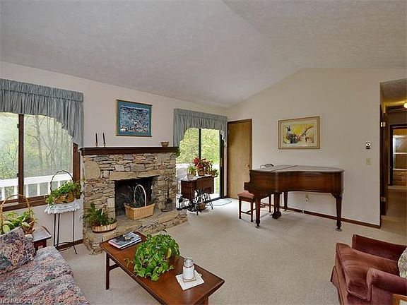 5th image of 149 Whisperwood Dr