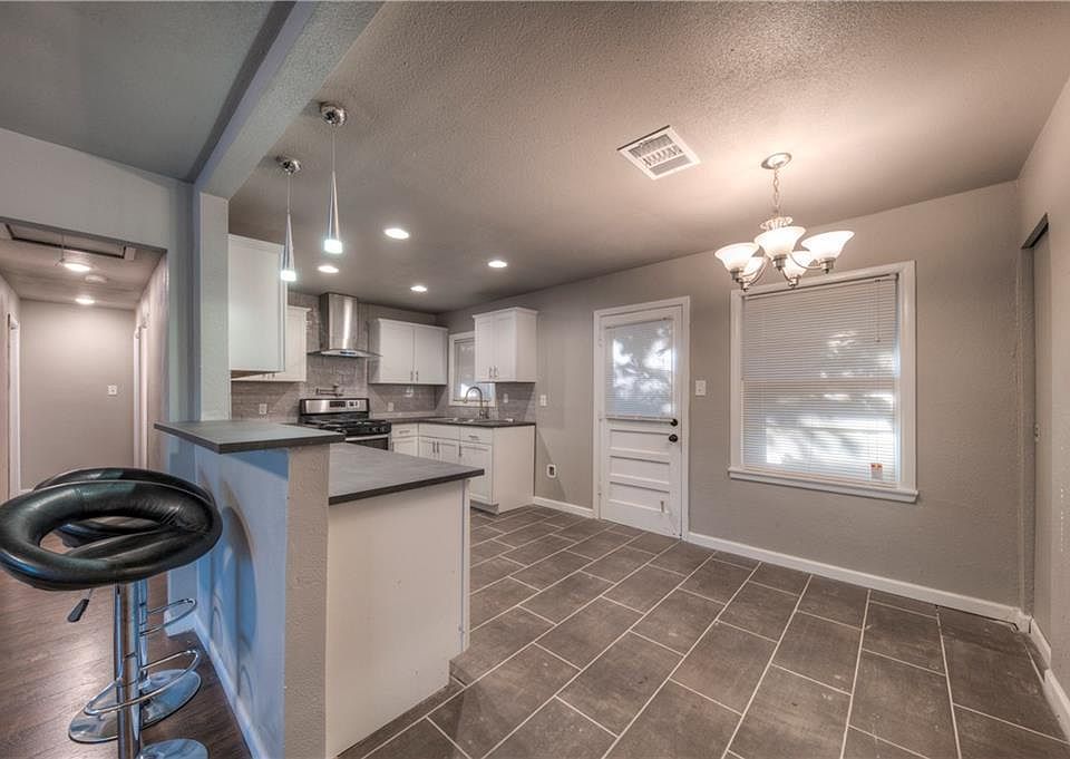 1st image of 123 Rollingwood Dr