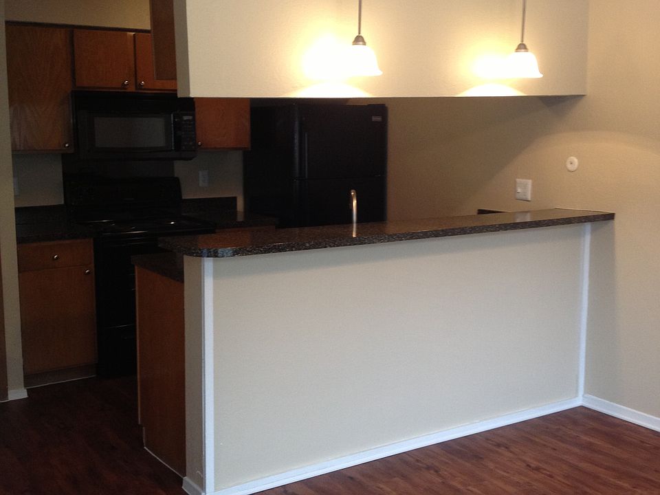 2nd image of 1582 Weyland Dr APT 507