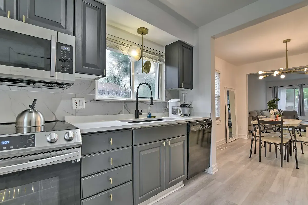807 E Forteen Mile Rd — Photo 4