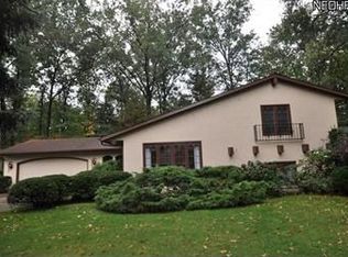 255 Parsons Dr, Avon Lake, OH 44012