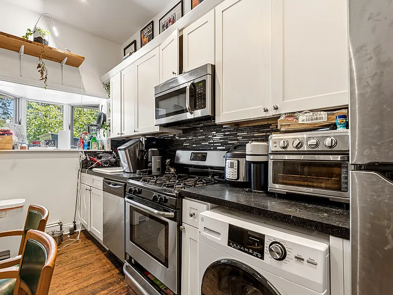100 Franklin St #1 — Photo 8