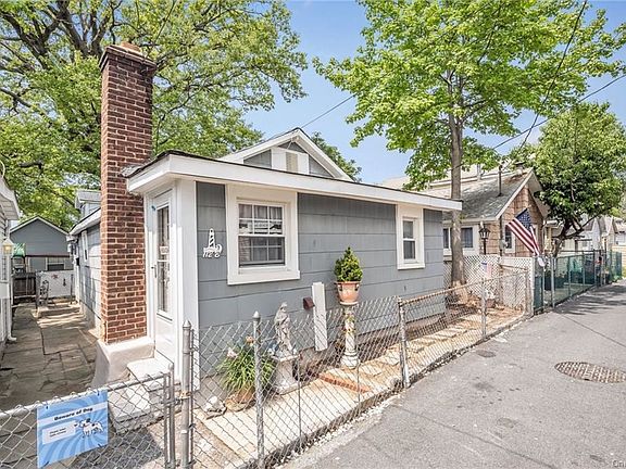 3rd image of 112B Edgewater Park Park #B-unit B