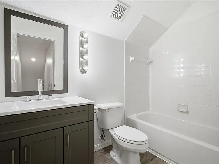 10604 Lakeside Vista Dr — Photo 35