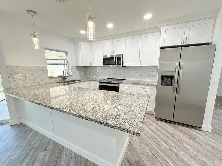 1081 Humboldt St — Photo 12