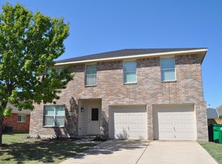 211 Equestrian Dr, Waxahachie, TX 75165