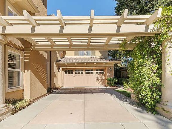 2nd image of 701 Iris Gardens Ct