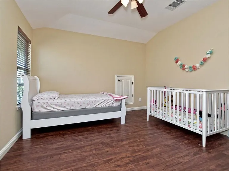 1802 Greenside Trl — Photo 15