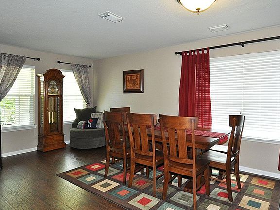 4th image of 4711 Markham Woods Ct