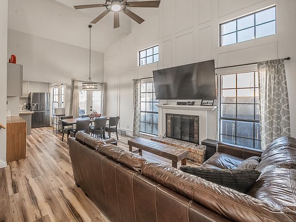 4th image of 3136 Harbinger Ln