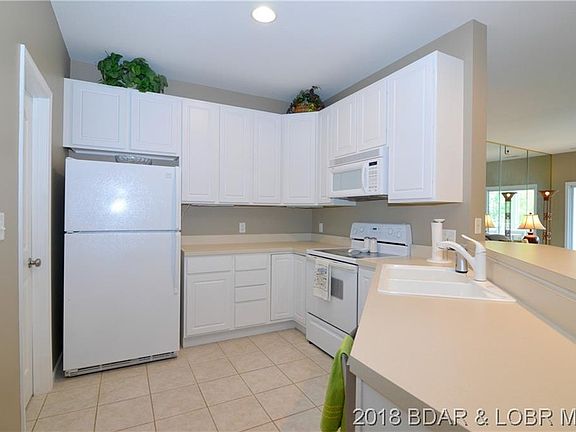4th image of 64 Port Royale Dr #3B